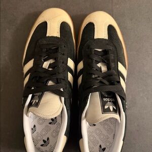 Women’s Samba black with cream